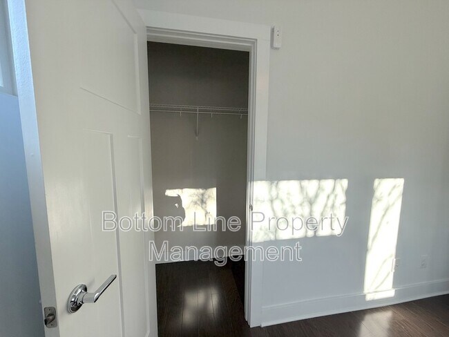 Photo - 118 W Poindexter Dr