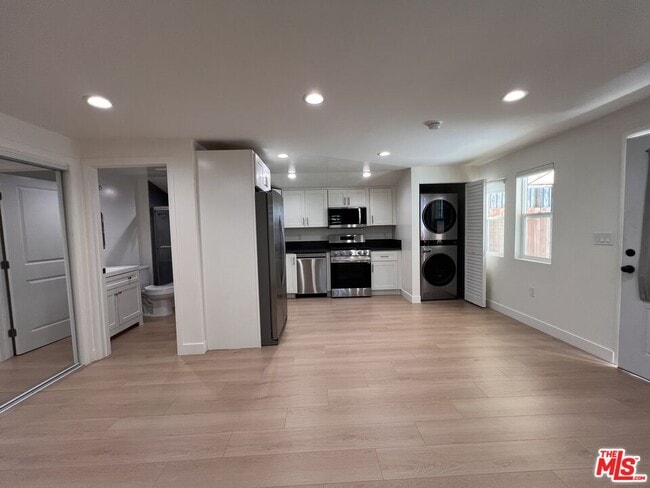 Photo - 946 S Lucerne Blvd