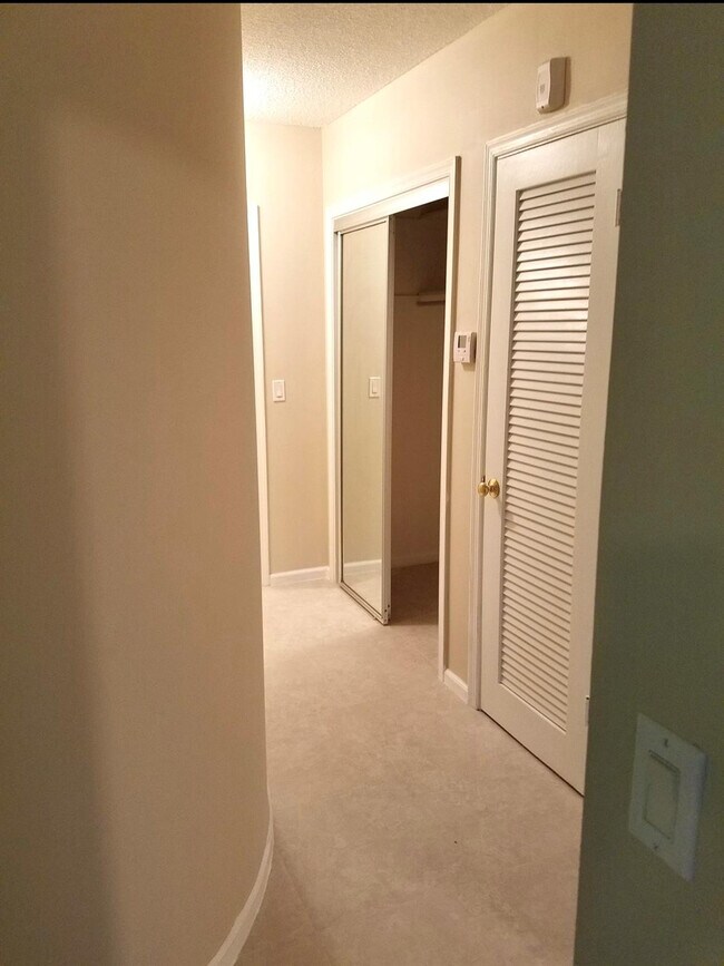 Photo - 2200 NE 66th St Unidad 1427