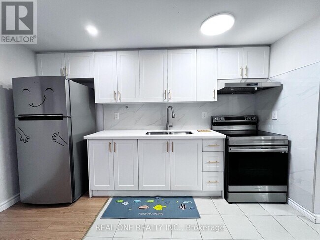 Photo - 1098 Sandhurst Cir