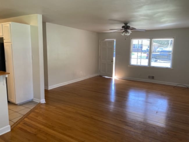 Photo - 1606 Winter St