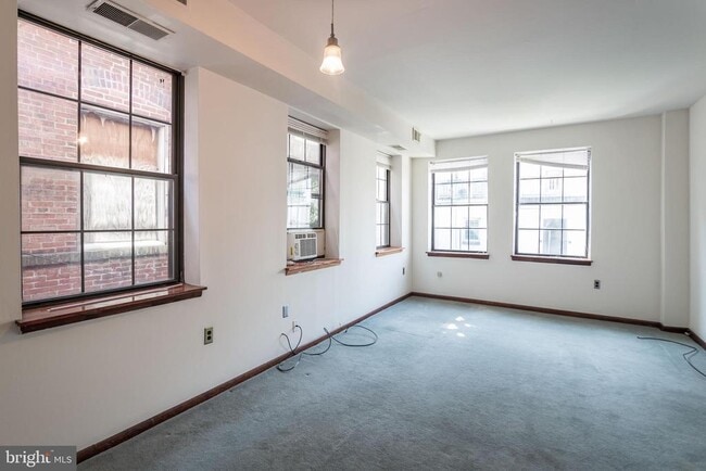 Building Photo - 830 South St Unit 2R
