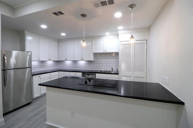 Photo - 5929 Queensloch Dr Condo Unit 115