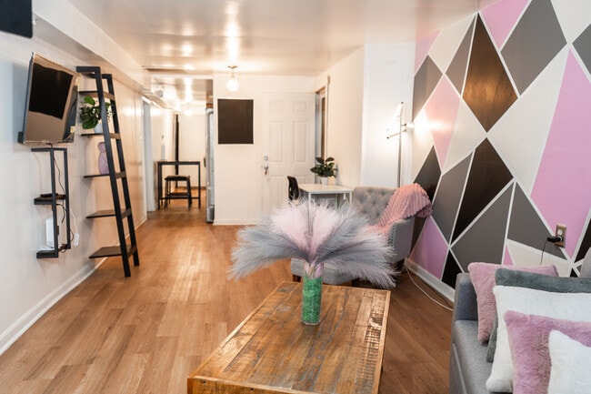 Photo - 5917 S Loomis Blvd Unidad G