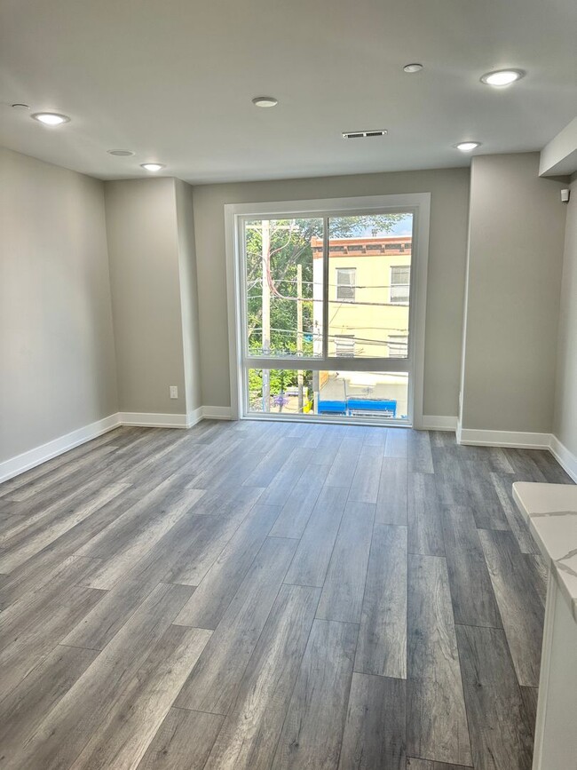 Photo - 2240 N 2nd St Unidad 3