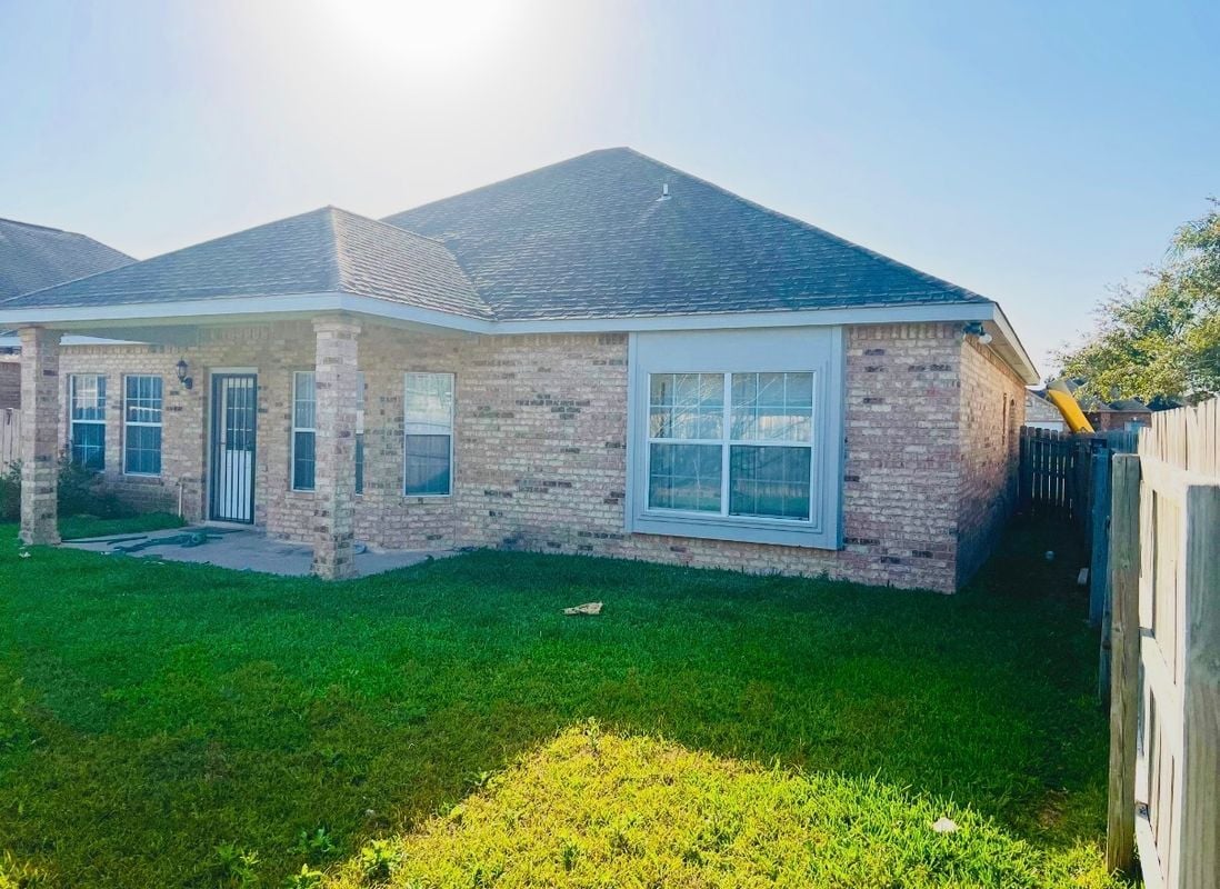 Photo - 2822 Regency Dr