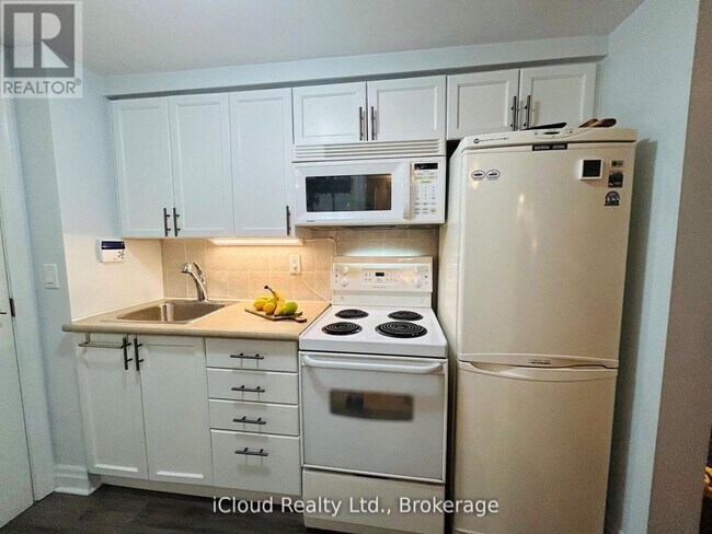 Photo - 2121 Lake Shore Blvd W Unit 813