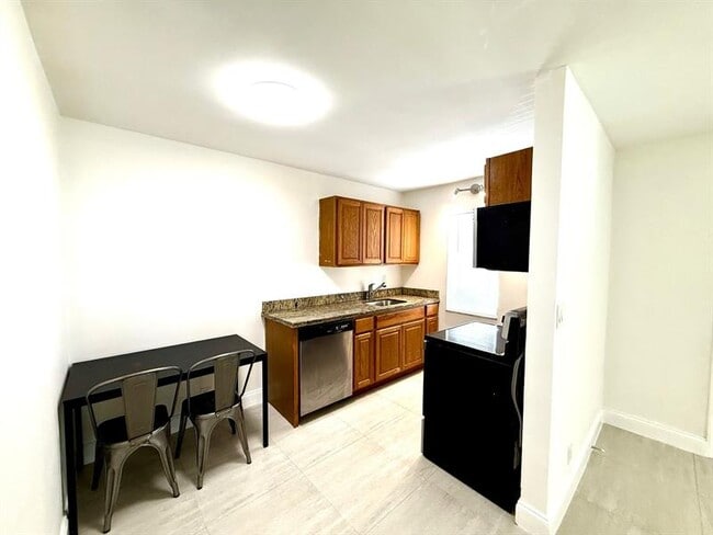 Photo - 607 NE 29th Dr Unit 24