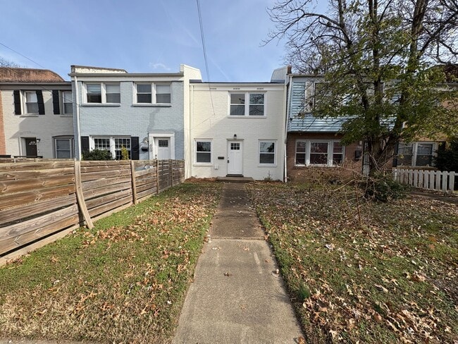 Photo - 2 Bedroom Across From McFerrin Park