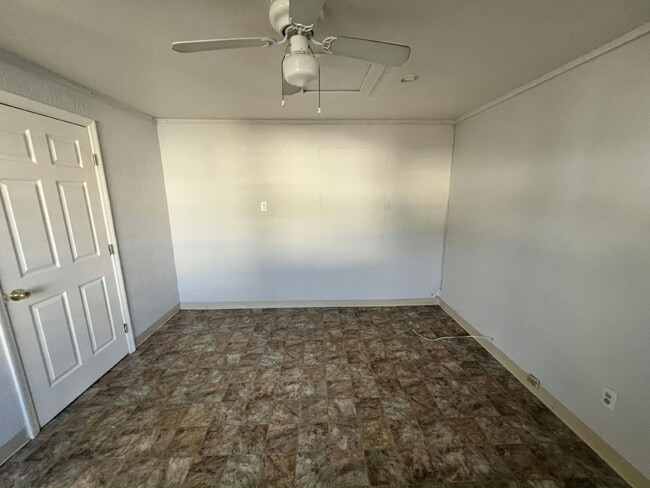 Photo - 138 Southland Ct