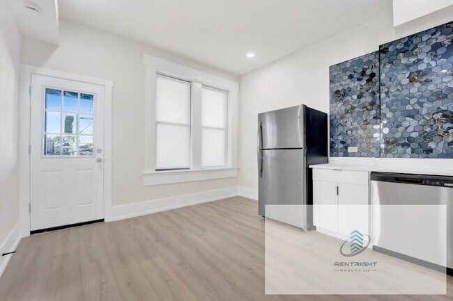 944 N Damen Ave Unit 1-R