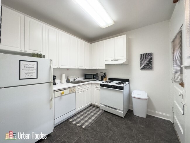 Photo - 621 W Cornelia Ave Unit M07B