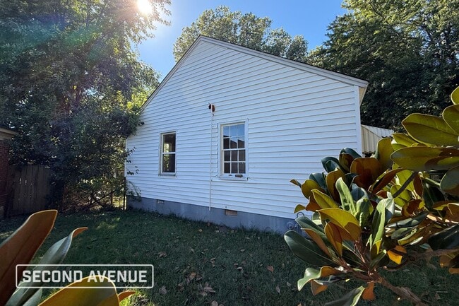 Photo - 2455 Twain Ave