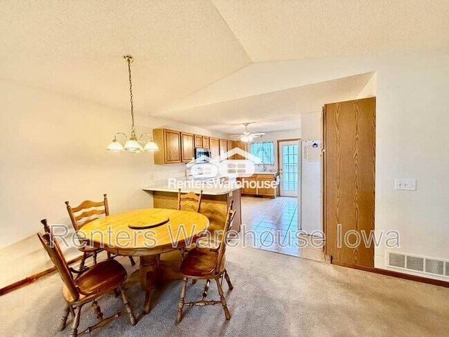 Photo - 495 S 51st St