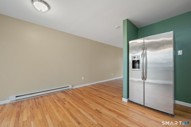 Photo - 92 Cynthia Ln Unit APT E7