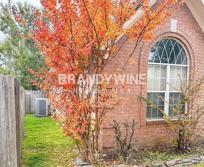 Photo - 1533 Siskin Dr