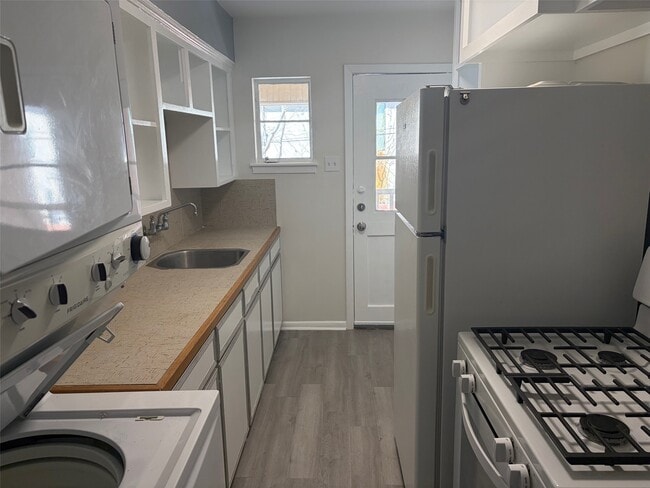 Building Photo - 2414 Richton St Unit 4