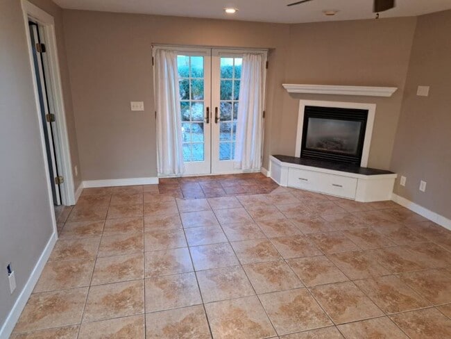 Photo - 2959 W 2025 N