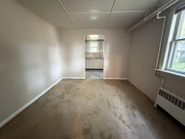 Photo - 433 Allenford St