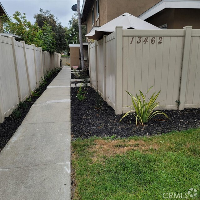 Building Photo - 13462 Village Dr Rental
