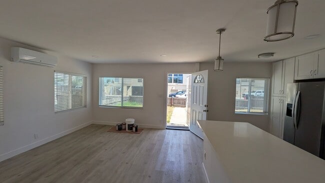 Building Photo - Charming 2-bedroom, 1-bath home in Imperial Beach just two blocks from the beach
