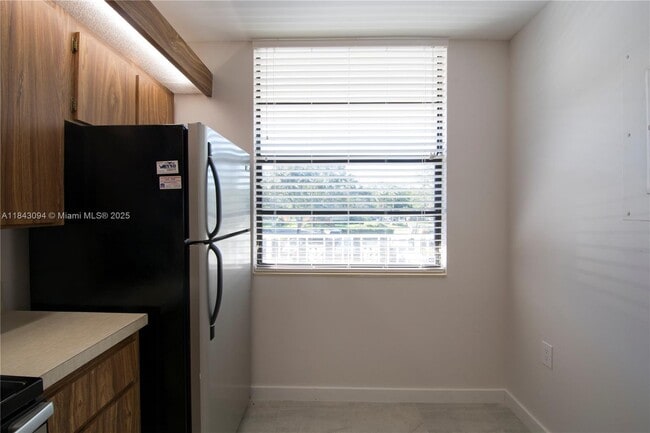 Photo - 1717 Whitehall Dr Unit 201