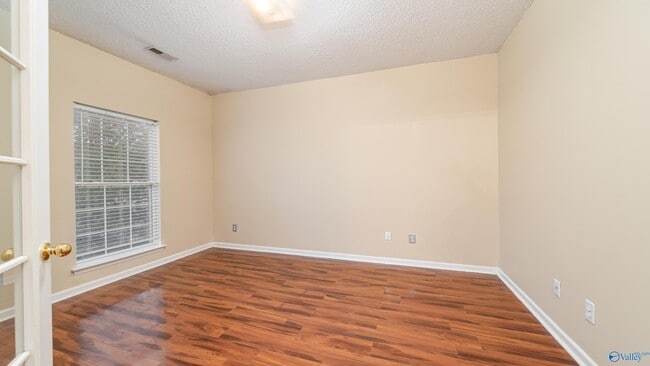 Photo - 220 Park Stone Dr