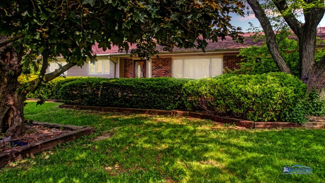 Building Photo - 2226 Shannondale Dr Rental