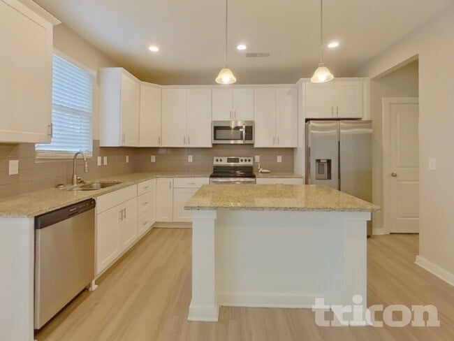 Photo - 710 Anglin Forest Way