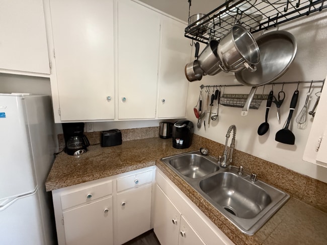 822 Island Ct