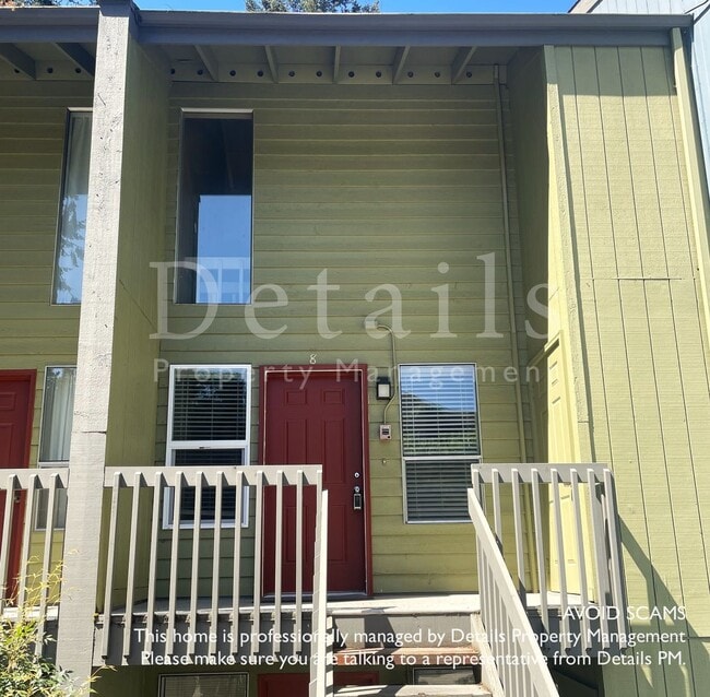 Building Photo - Nicely Updated Condo with 1 BR + Loft, 2.5...