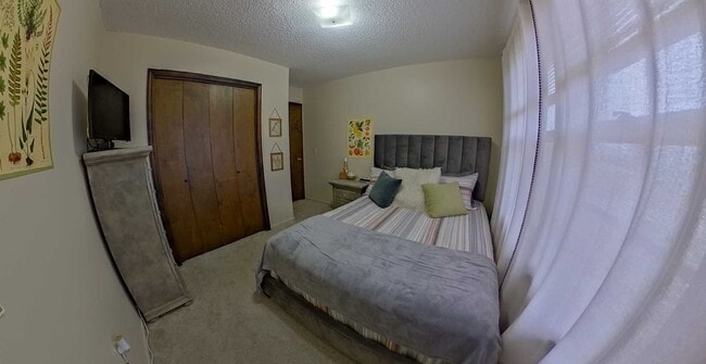 Photo - 3D Tour Available - Conveniently Located + Off-Street Parking! Sorry, no laundry hookups. Availab...