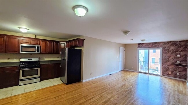 Building Photo - 55 Grace St Unit 1 Rental