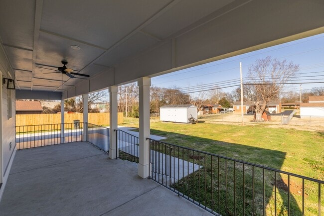 Photo - 2104 Jade Dr