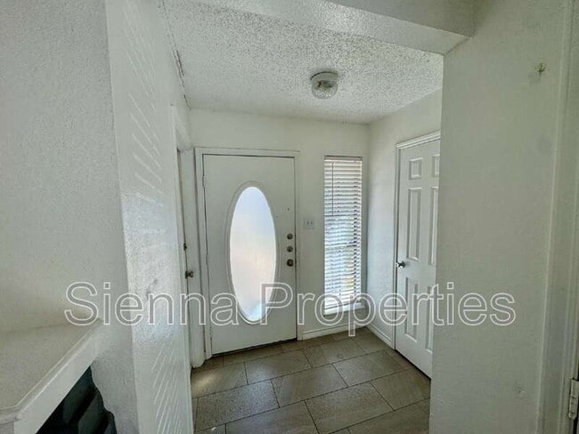 Photo - 9206 Kempler Dr Unidad B