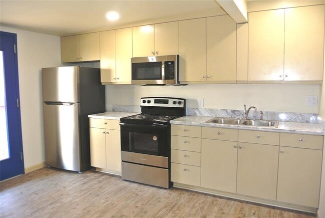 Building Photo - 111 W 2nd St Unit 103 Rental