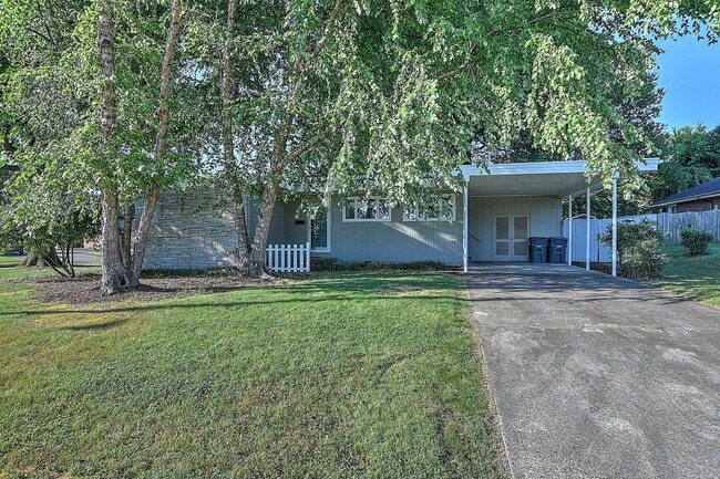 Photo - 2001 Hermitage Dr