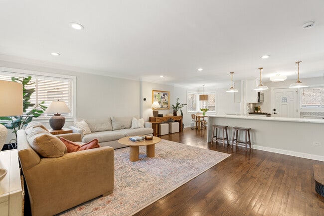 428 W Wellington Ave