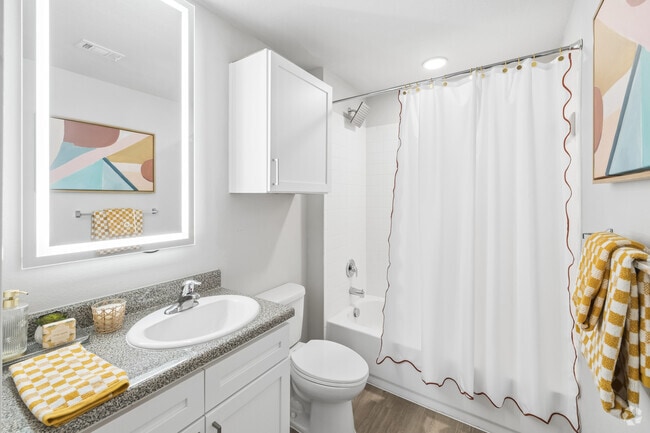 2BR, 3BA + Loft - 1605SF - Second Bathroom