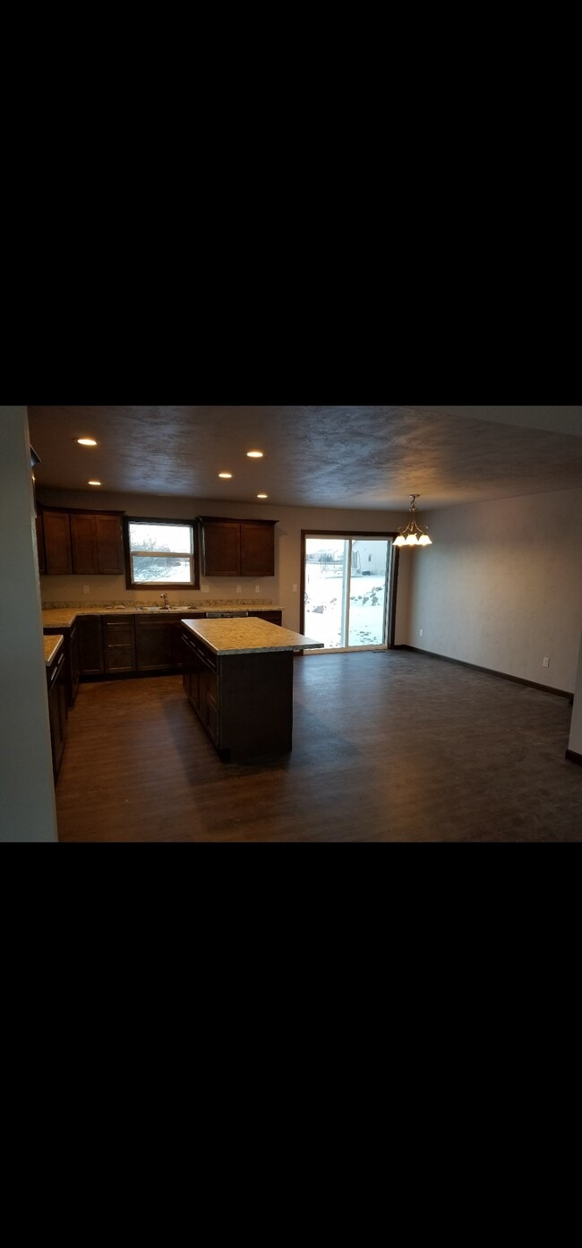 Photo - 1920 Debruin Rd
