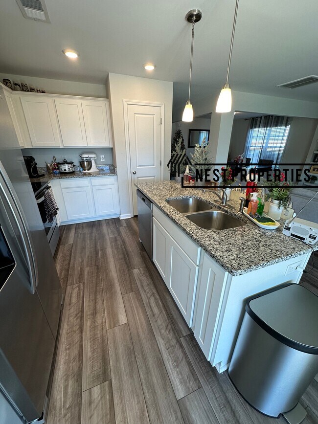 Photo - 2102 County Line Trl