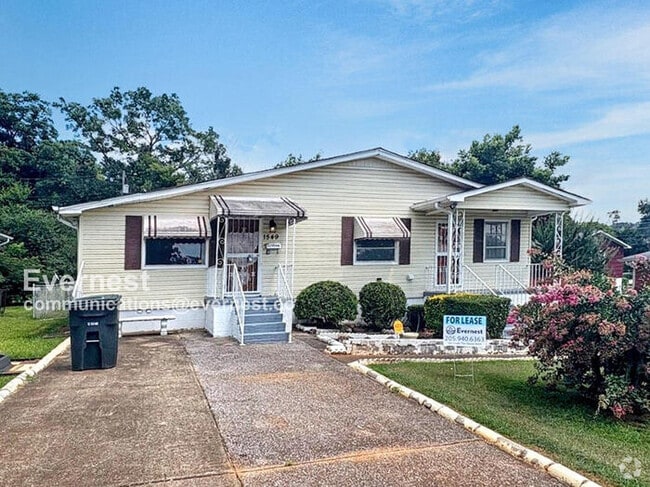 Building Photo - 1549 Elm St SW Rental