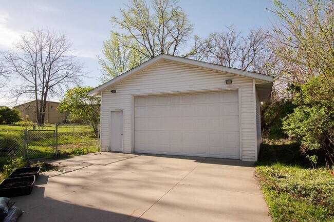 Photo - 1746 1st St SW Unit # 2