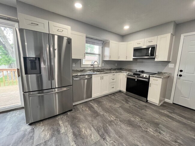 Photo - Newly Renovated 5 Bed/3 Bath in South Sioux Falls!