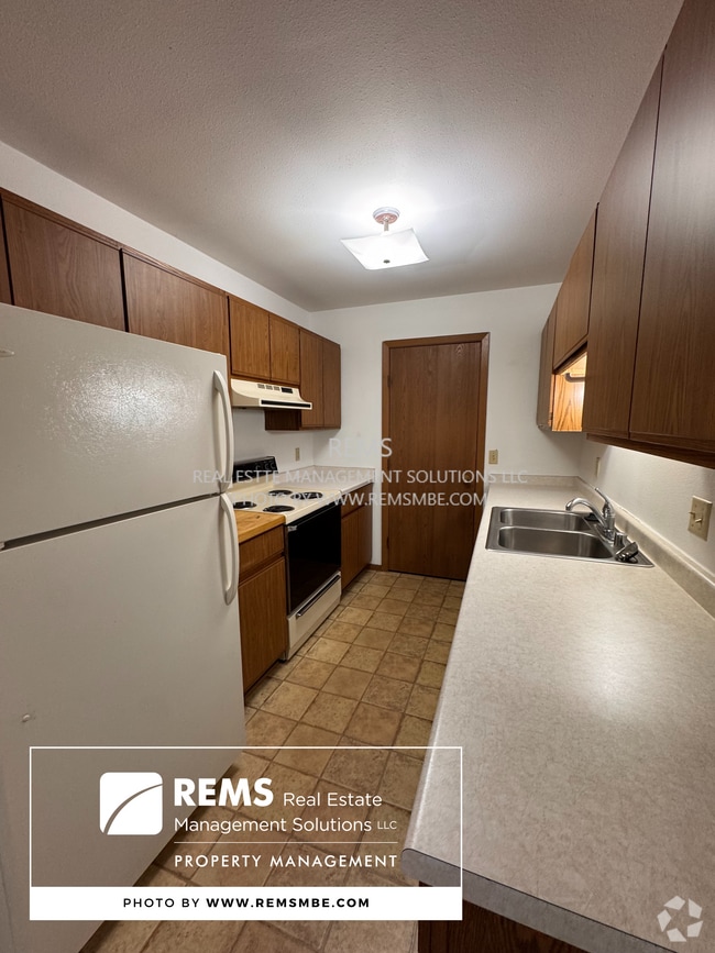 Building Photo - 544 E Slifer St Unit 13 Rental