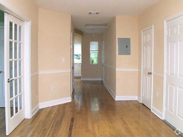 Hallway - SoBe Apartment Rentals