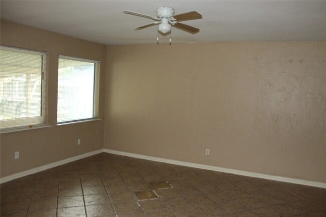 Photo - 2834 Hollandale Ln
