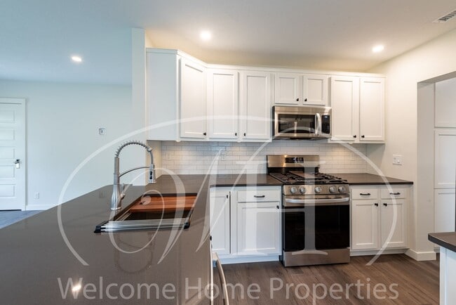 Photo - Country Living in Gorgeous 2 Bedroom Home Near Town
