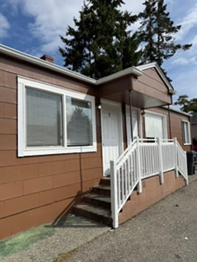 8420 S Tacoma Way Unidad 6