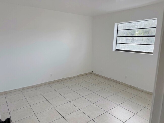 Photo - 6151 Eaton St Unidad 13